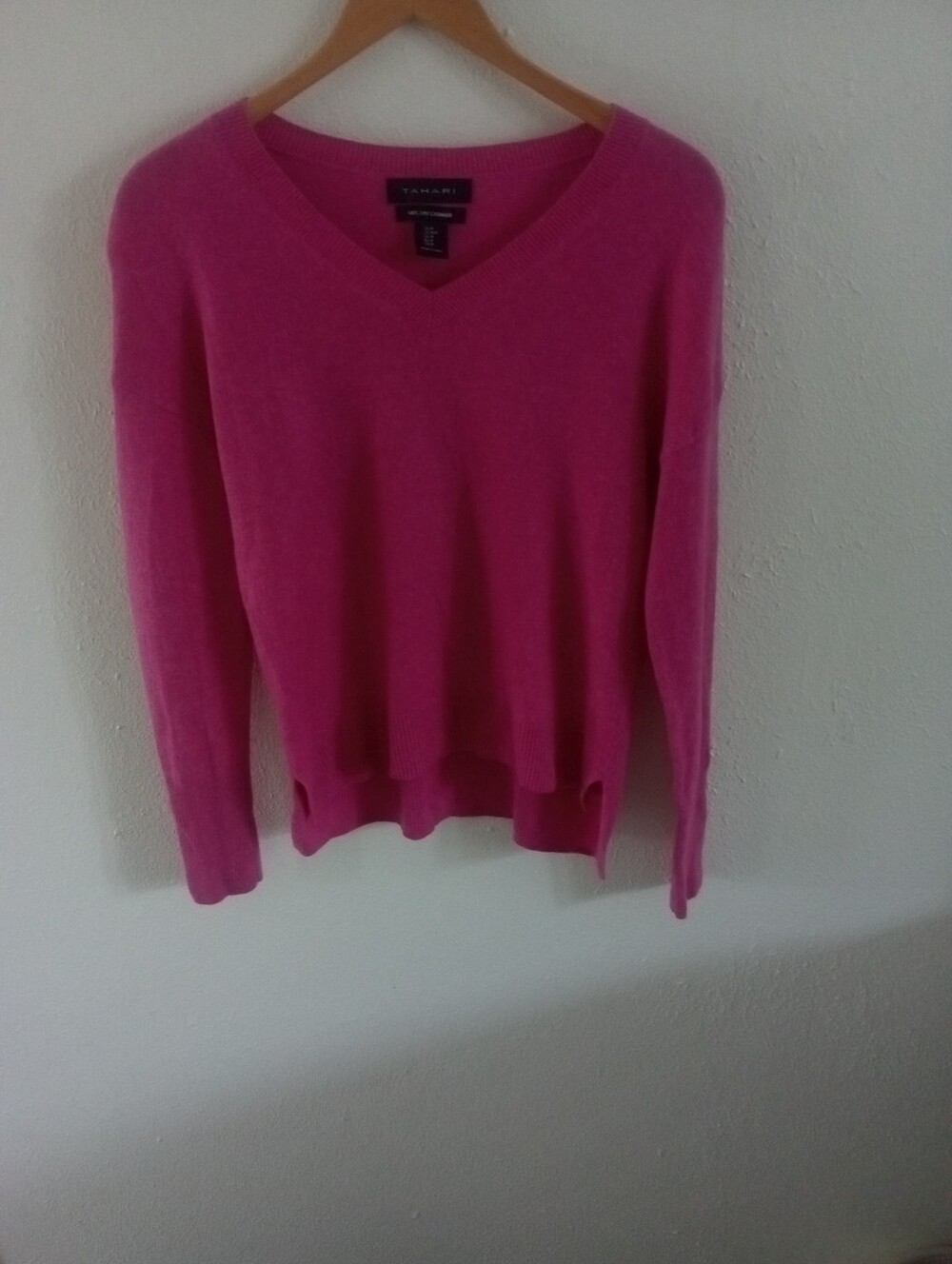 TAHARI 100% Cashmere Dusty Rose V-Neck Sweater | M - Picture 2 of 9